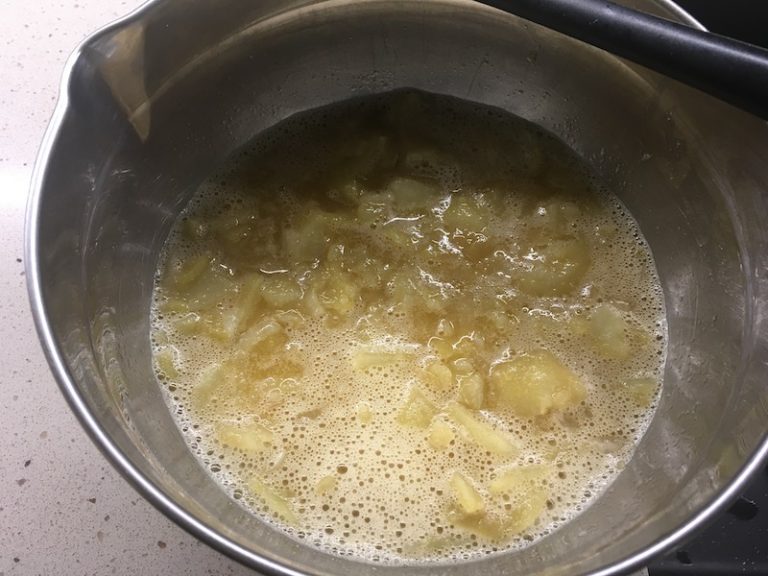 Mezclar huevos patatas